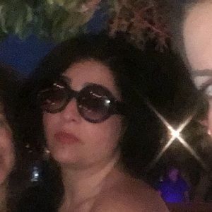 Meet your Posher, Afsoun